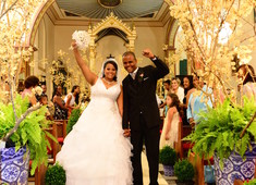 Funcionários da Santa Casa da Bahia celebram casamento e bodas de prata na 3ª Expochic