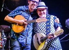 Armandinho e Hamilton de Holanda apresentam Vozes do Bandolim