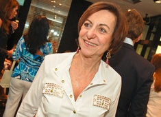 Regina Weckerle cheia de novidades