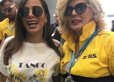 Anitta na abertura do Grande Prêmio de Fórmula 1