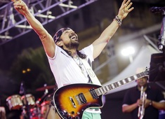 Bell Marques e seu show Só As Antigas