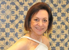 Regina Werckerle homenageando a mulherada