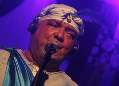 Gerônimo Santana faz show no sábado