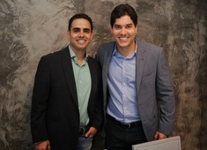 A parceria de Eduardo Oliva e Tiago  Cunha  a Ateliê Oral