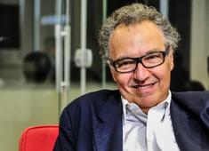 Este é o cara:  Nizan Guanaes