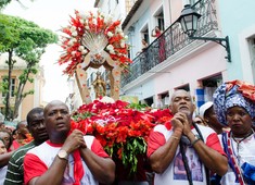 Cores vermelho e branco