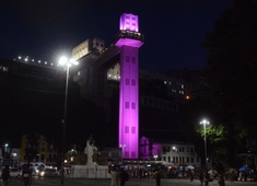 Pontos turísticos, monumentos e hospitais ficam iluminados em apoio ao Outubro Rosa