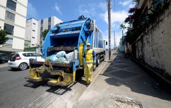 Coleta de lixo aumentou em Salvador. 