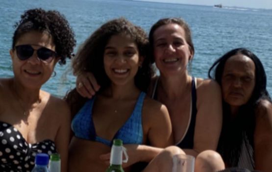 Flora Gil na Baía de Todos os Santos 