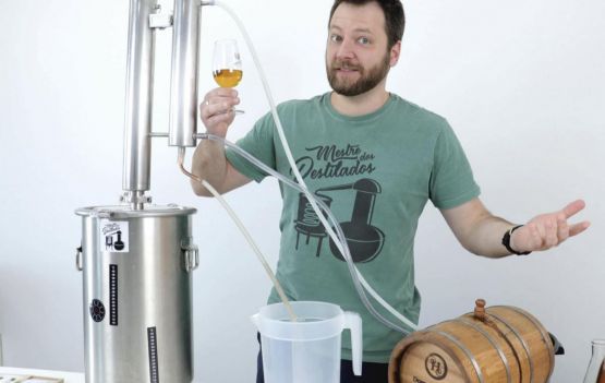 Dia da cachaça: setor cresce no Brasil impulsionado por empreendedores que estão abrindo mão da carreira para investir na bebida