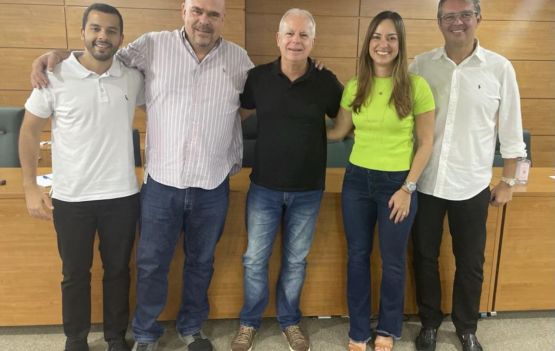Na foto, Caio Xavier, Lon Menezes, Paulo Coelho, Claudia Galvão e Renato Rezende