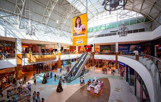 Shoppings apostam em mega banner para elevar receita de mídia