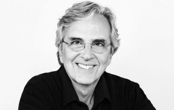 Carlos Benaim, conhecido como o rei das fragrâncias azuis, assina nova fragrância masculina do Boticário