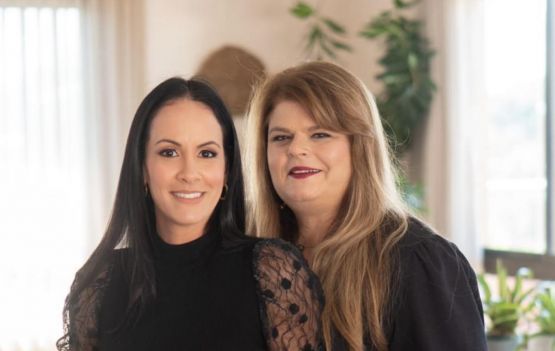 Loja virtual 'Bee Home' tem curadoria das empresarias Jacky e Nanda Lebram