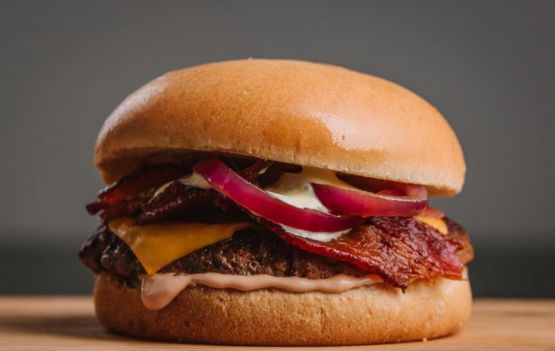 No Dia do Hambúrguer (28/05), The BBburgers dá sanduíche de graça na compra de combo