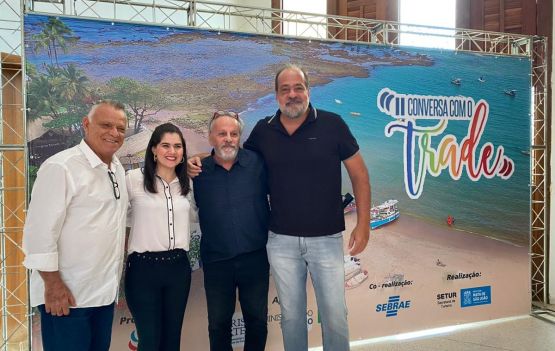 Na foto, Alexandre Rossi, secretário de turismo de Mata de São João, Vanessa Leal, presidente da Anseditur, Jonga Cunha, assessor especial do gabinete da Secult e Leco Levita.
