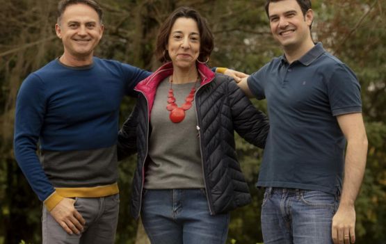 Da esquerda para a direta, Alexandre Barbosa, Araceli Silveira e Alexandre Amorim  Divulgação 