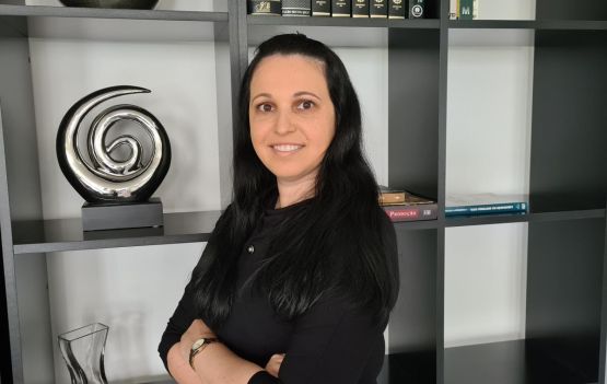 Dra. Bruna Kauer, advogada do escritório Aparecido Inácio e Pereira Adovgados Divulgação