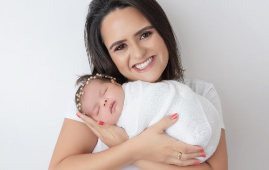 Larissa foi contratada grávida de Catarina pela Pottencial Seguradora  Arquivo pessoal 