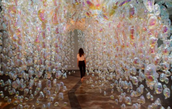 Exposição Equilíbrio de Daisy Baloon na JHSP Créditos: Marina Melchers