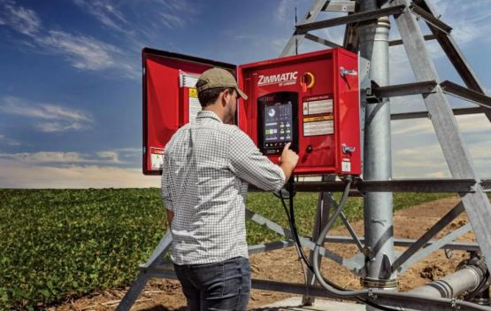 Tecnologias de gerenciamento de irrigação, como o sistema FildNet da Zimmatic, estão entre itens que serão expostos pela Pivot durante a Bahia Farm Show Divulgação