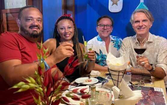 Empresários do Café do Forte receberam integrantes da Acadêmicos de Tatuapé no Café do Forte