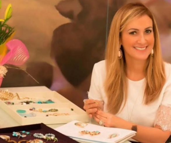 Claudia Belford Promove Tarde Natalina com Muito Brilho