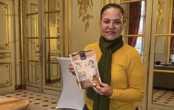 Chef Tereza Paim apresentou sua linha de produtos do Tabuleiro da Chef, em Paris, durante o Salón du Chocolat