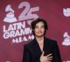 Tiago Iorc brilha usando Bvlgari no Grammy Latino em Miami