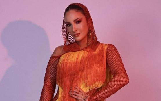 Claudia Leitte comanda pipoca em Campo Grande. 