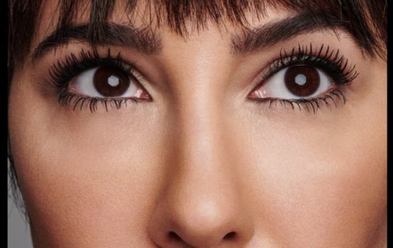 Jackie Cruz vem ao Brasil a convite de Kat Von D Beauty.