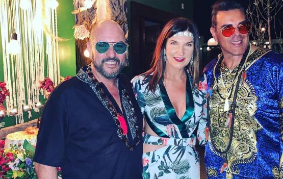 Roberta Mandelli entre Nino Nogueira e Marquinho Lomanto, dois queridos.