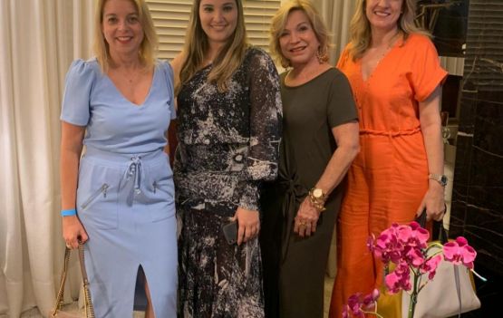Daniela Alencar reuniu amigos, familiares e formadores de opinião na “Sala íntima”