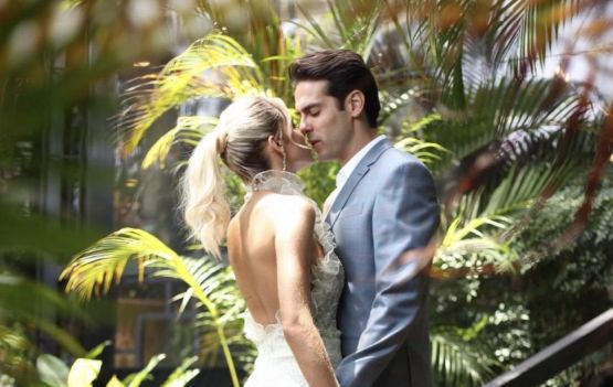 Lethicia Bronstein assina vestido de Carolina Dias 