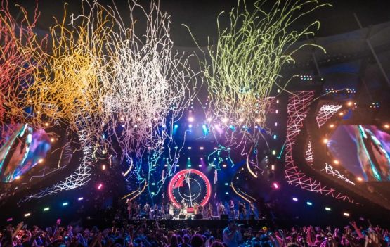 Aviso aos navegantes: Ingressos para o Festival de Verão podem ser adquiridos com preços de 1º lote até o dia 07 de dezembro. 