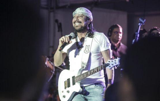 Bell Marques comanda festa "Jingle Bell". 