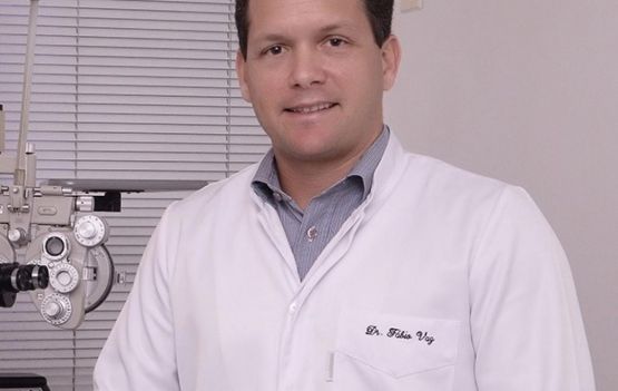 Fábio Vaz marca presença Congresso de Oftamologia  
