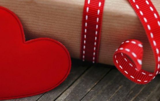 Larribistrô com seu menu em forma de gavetas especialmente para o Dia dos Namorados. Amei!