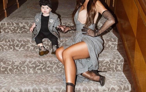 Sabrina Sato e Zoe super estilosas.