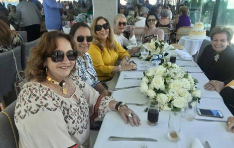 O aniversário de Tania Motta Muniz Barreto congestionou o bairro da Barra