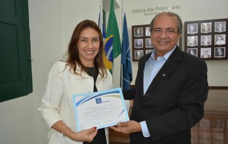 Roberto Sá Menezes e Mônica Almeida Neri