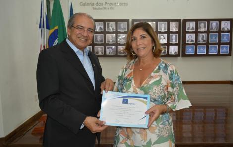 Roberto Sá Menezes  e Valnísia Araújo