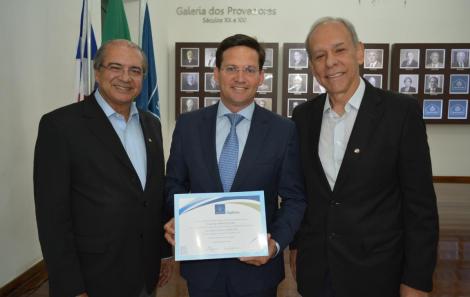 Roberto Sá Menezes, João Roma e Luiz Martins Catharino Gordilho, também Irmão da Santa Casa e membro do Definitório (Conselho de Administração) da instituição