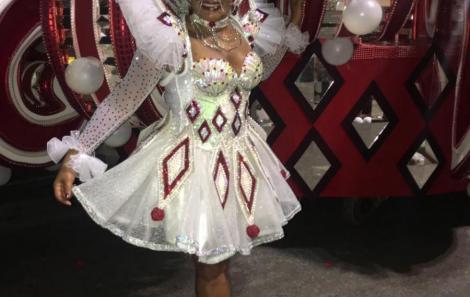 Margareth brilha no desfile da Viradouro no Rio