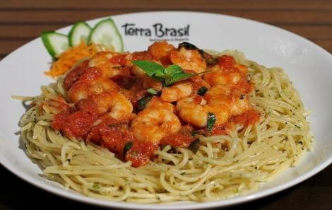 Espaguete com Camarão_Terra Brasil
