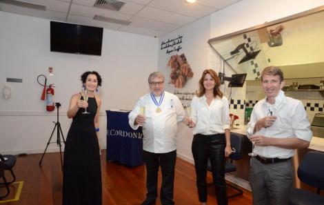 Homenagem ao Chef Roland Villard com a Medalha Tiradentes, no Le Cordon Bleu Rio de Janeiro, em Botafogo.