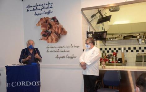 Homenagem ao Chef Roland Villard com a Medalha Tiradentes, no Le Cordon Bleu Rio de Janeiro, em Botafogo.