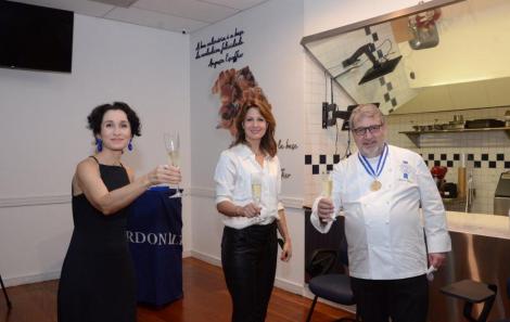 Homenagem ao Chef Roland Villard com a Medalha Tiradentes, no Le Cordon Bleu Rio de Janeiro, em Botafogo.