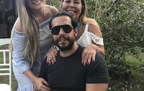 F257D2A9-8B5F-4D73-AA04-3F6FE713B169