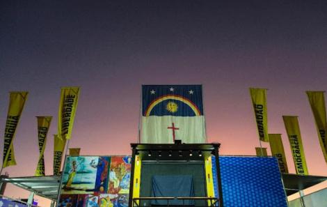 27AF6E82-8039-438E-A19E-79FB75A167BC